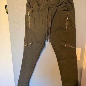 Nostalgia Olive Zip-Pocket Joggers